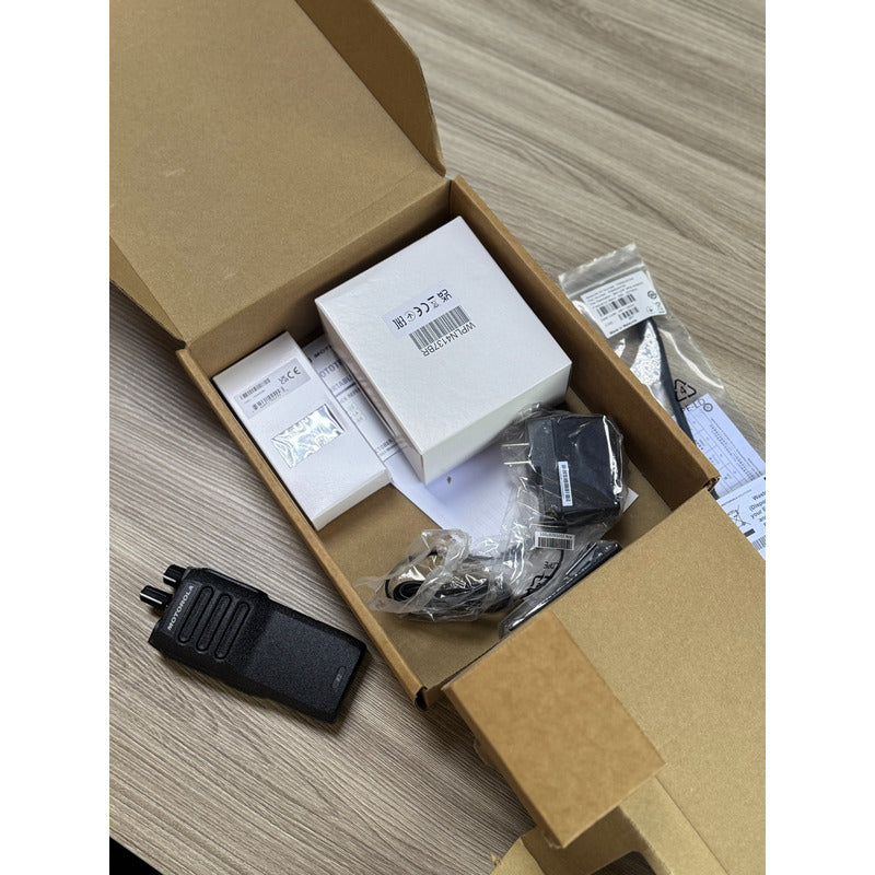 Radio Portátil Motorola R2 Uhf 403-480mhz 4w Nkp Dmr Ip55